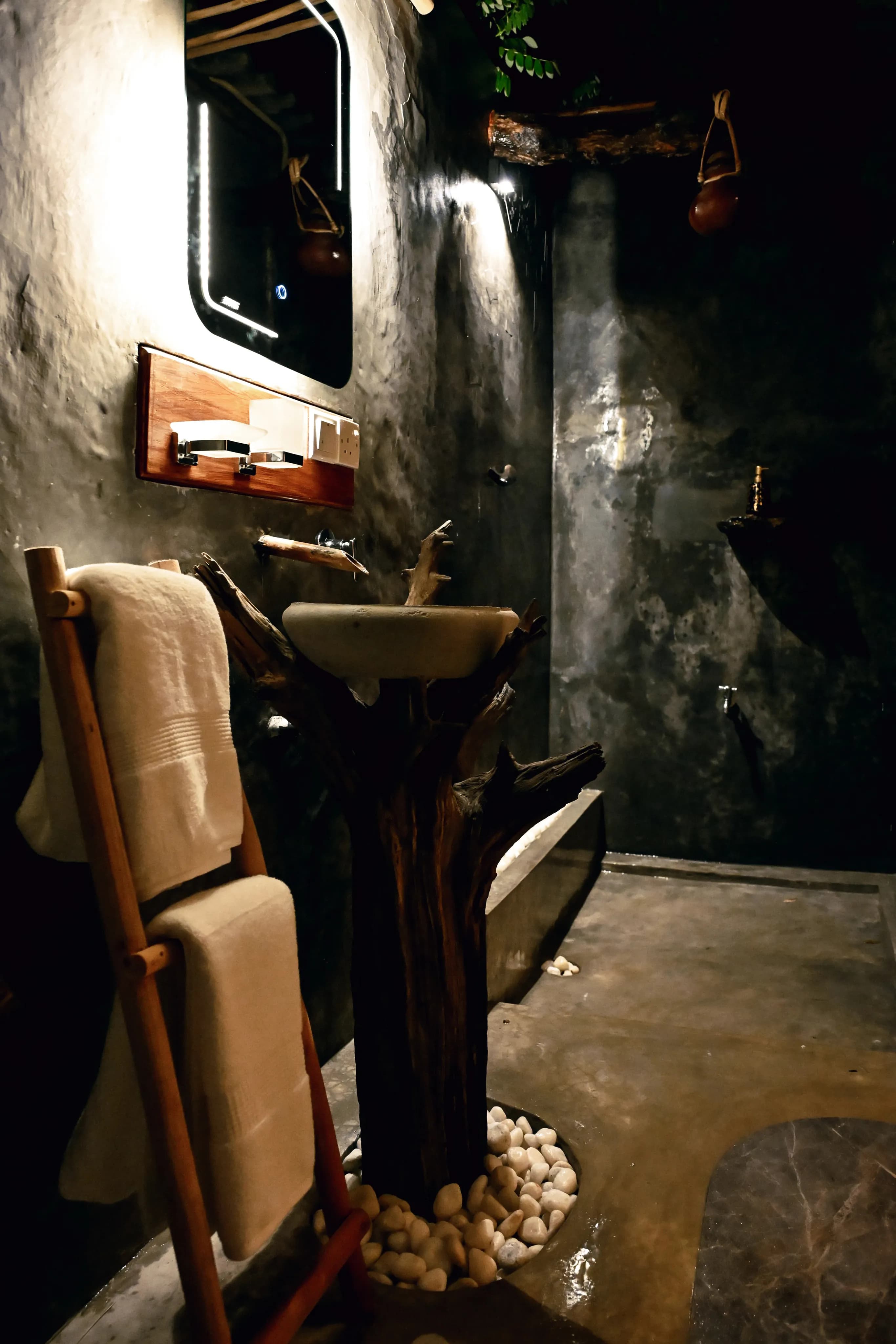 Eco-friendly Toiletries &
Cleaning